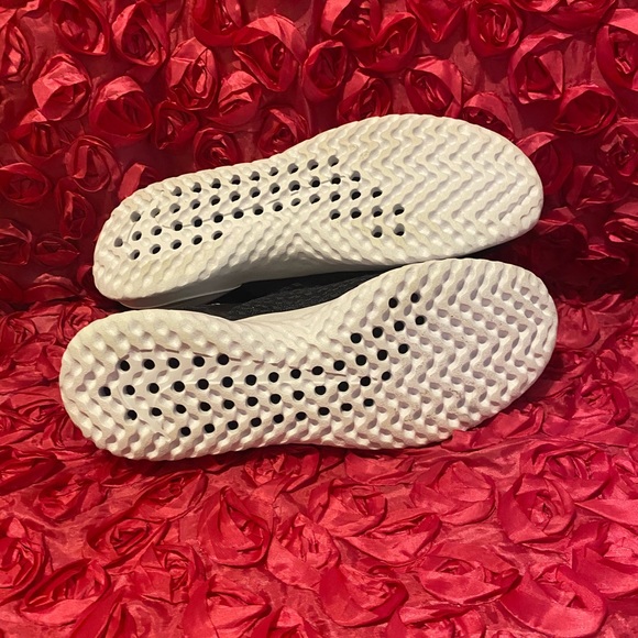 Nike Renew Rival Black / White AA7411-001 Women - Picture 7 of 10